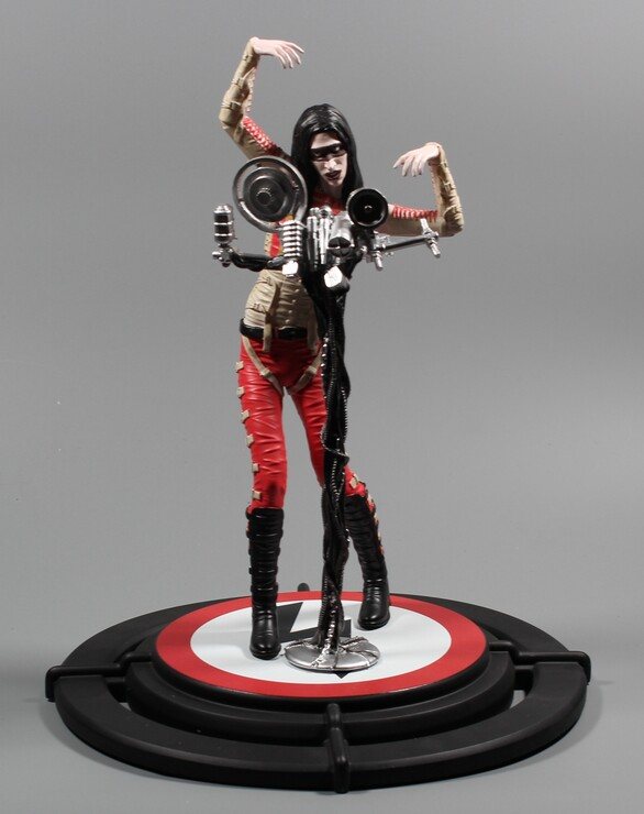 Front view of the 2019 Marilyn Manson Rock Iconz statue by KnuckleBonz, based on his appearance in “The Beautiful People” music video.